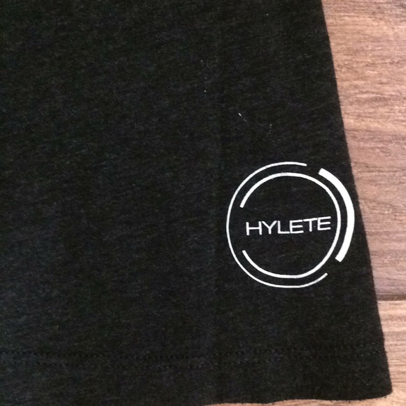 NWOT Hylete Charcoal Gray V Neck Tee, sz L - Picture 3 of 4